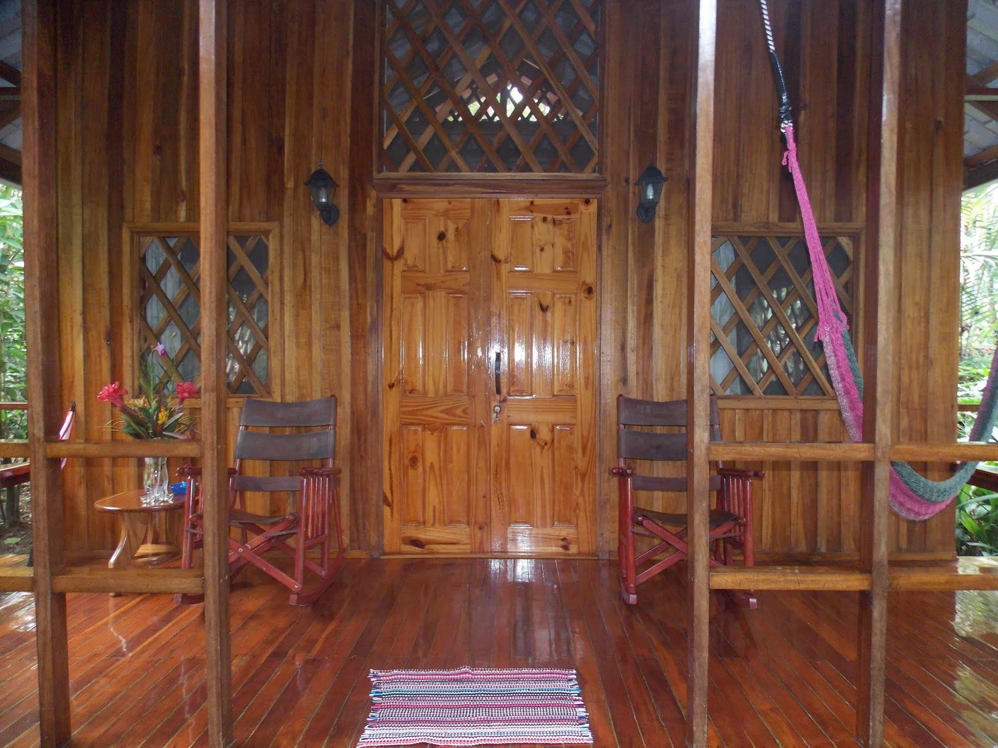 Coral Hill Bungalows Cahuita Ngoại thất bức ảnh