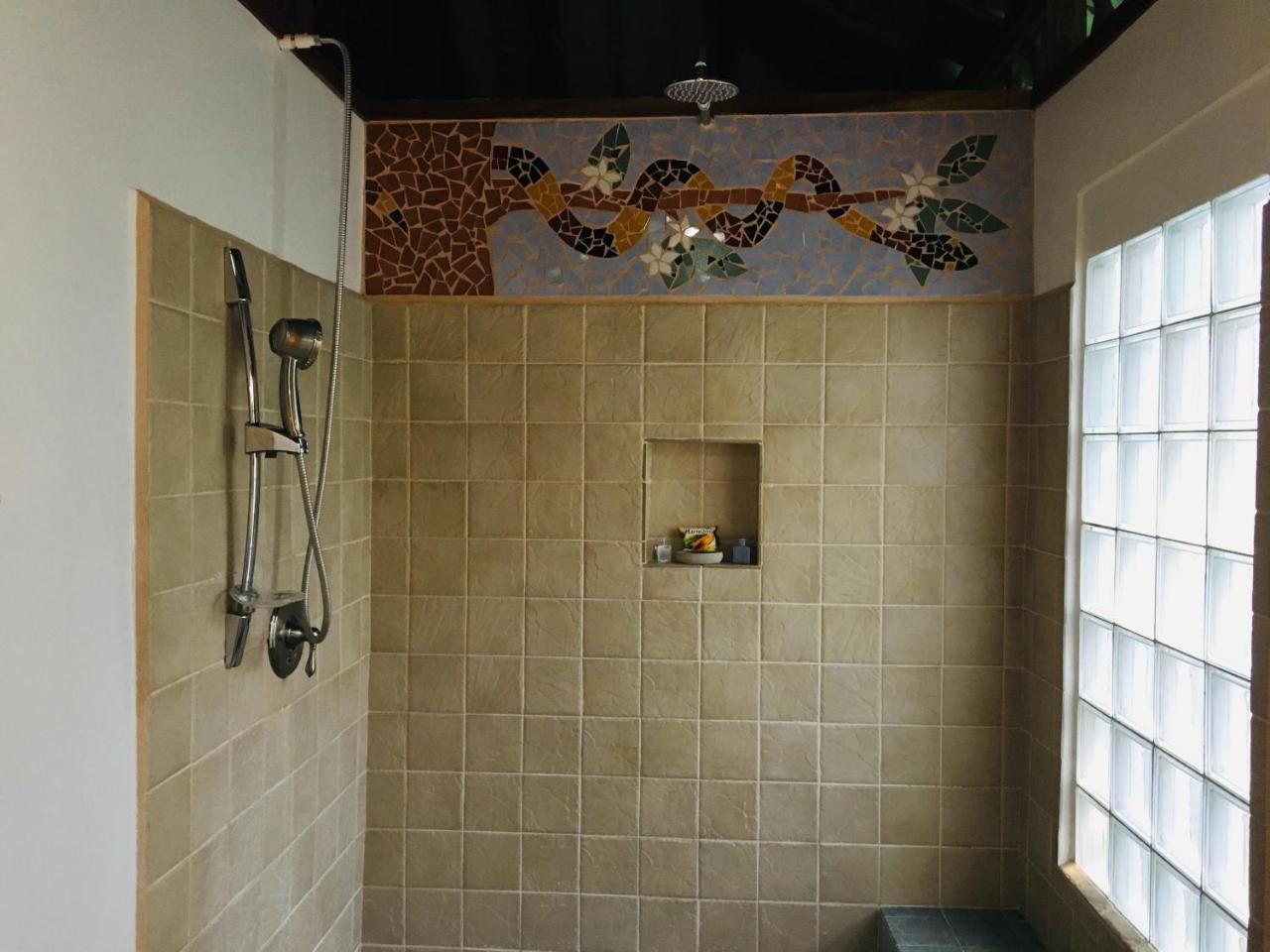 Coral Hill Bungalows Cahuita Ngoại thất bức ảnh